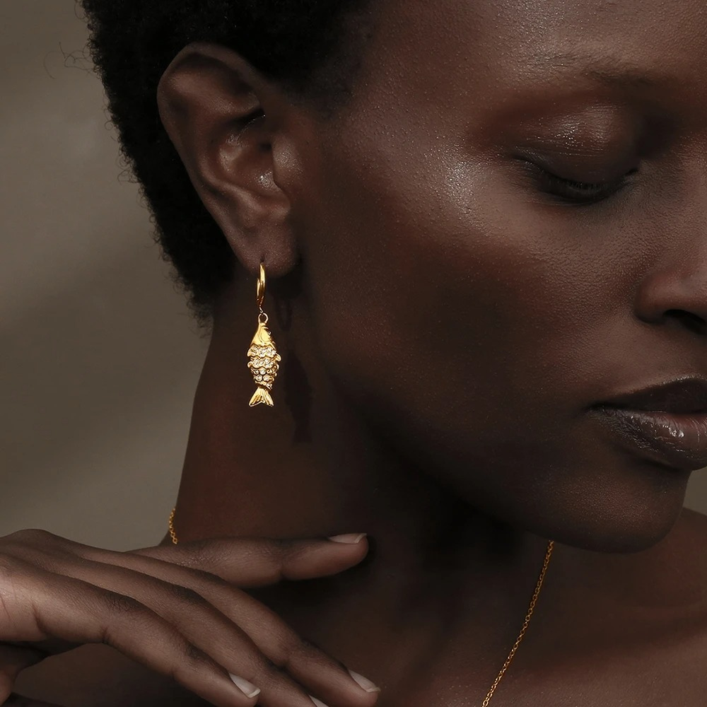 PENDIENTES DE PEZ BRILLANTE - ORO